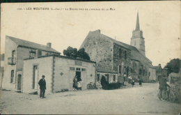 44 LES MOUTIERS EN RETZ / Le Bourg Pris De L'avenue De La Mer / - Les Moutiers-en-Retz