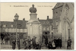 Carte Postale Ancienne Grandvilliers - Statue Du Général Saget - Grandvilliers