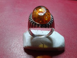 VINTAGE °BAGUE EN ARGENT° ET "AMBRE". - Anillos