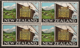 NZ 1968 25c Dairy Industry X 4 SG 877 UNHM WQ211 - Ungebraucht