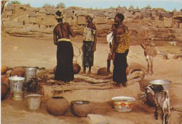 AFRIQUE,AFRIKA,AFRICA,MAL I,ANCIENNE COLONIE FRANCAISE,SOUDAN FRANCAIS,PUIT DU VILLAGE,femme  Heureuse - Malí