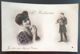 CPA Photo Montage Surrealisme Fete Catherine Valentin ETOILE 1106 Femme Reve Litho Homme Nuage Je Sens Que Je L Aime - St. Catherine