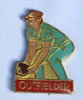 Pin's  OUTFIELDER - Joueur En Position - D954 - Béisbol