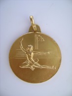 COMUNE DI ARNESANO LECCE   1975   PATTINAGGIO  PATINAGE  MEDAGLIA - Patinaje Artístico