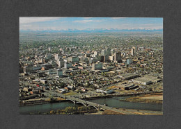 POSTES CANADIENNES - PRE-STAMPED 8 CENT - CARTE POSTALE TIMBRÉE - VUE AÉRIENNE DE CALGARY (ALB.) - Calgary