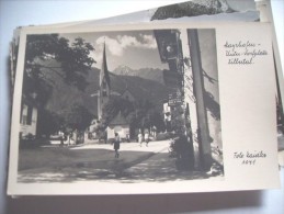 Oostenrijk Österreich Tirol Zillertal Mayrhofen Platz Mit Kirche - Zillertal