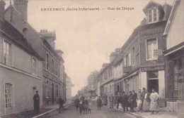 CPA 76 @ ENVERMEU @ Rue De Dieppe Devant Le Café De La Paix De L'épicier Cafetier Desbon @ - Envermeu