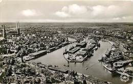 LUEBECK - LUBECCA. VISTA DELLA CITTA' DALL'ALTO NEGLI ANNI '50. CARTOLINA DEL 1957 - Luebeck