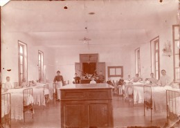 LA TURBALLE SALLE DE MALADES A L´HOPITAL MARIN DE PEN-BRON TRES ANIMEE (PHOTOGRAPHIE ) RARE - La Turballe