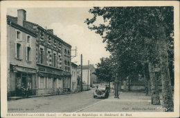 42 SAINT JUST SAINT RAMBERT / Place De La République Et Boulevard De Bost / - Saint Just Saint Rambert