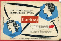 * BUVARD PUBLICITAIRE - UNE "TRES BELLE" PERMANENTE AVEC...CURLING (Voir Tampon Coiffeur à TOURCOING Au Dos ) - Parfums & Beauté