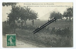 CPA - Grandes Manoeuvres De Picardie - L´infanterie Soutient L´Artillerie,sur La Route De Grandvilliers à Beauvais - Picardie