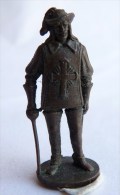 FIGURINE KINDER  METAL SOLDATS EUROPEENS 4a 70's - MOUSQUETAIRE   KRIEGER MUSKETIER (2) - Metallfiguren