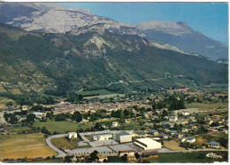 Carte Postale 38. Vif  Terrain De Basket-ball  Trés Beau Plan - Vif