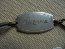 Ancien - Petite Gourmette En Fer Gravée "SIMONE" (Bracelet Enfant/fillette) - Armbänder