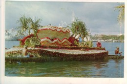 Tahiti  Le District De PUEU  Lauréat 1967 Du Concours Des Pirogues Fleuries  état Moyen - Tahiti