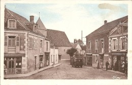 18 - SAINT SATURNIN - Belle Vue Animée Place De L'Eglise . Coiffeur L.Coubret , Vieille Voiture ) - Saint-Saturnin