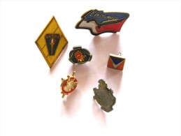 Pin's Sur Les Forces Armées Ou Autre. - Sets