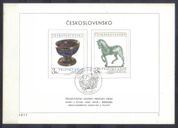 Czechoslovakia FIRST DAY SHEET Mi 2375-2376 Prague Castle Horse Statue , Onyx Cup  1977 - Storia Postale