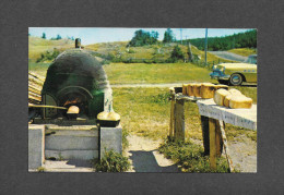 QUÉBEC - GASPÉ NORD QUÉ. - ANSE À MERCIER - FOUR À PAIN - OLD BREAD OVEN - PHOTO CHARLES E. BERNARD - Gaspé