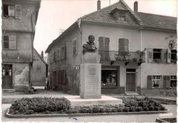 Rouffach Monument Du Maréchal Lefebvre - Rouffach