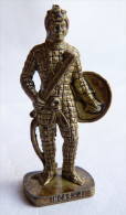 FIGURINE KINDER  METAL SOLDAT INCA  4 RP 80's Laiton - KRIEGER INCAS - Figurines En Métal