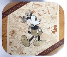 BOITE DELACRE EN METAL Fer Blanc MICKEY COUVERCLE MARRON (1) - WALT DISNEY - Art De La Table