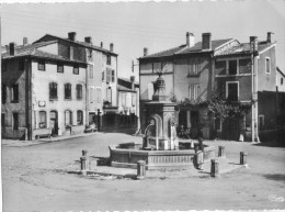 CPSM MARINGUES - Place De La Fontaine Du Chéry - Maringues