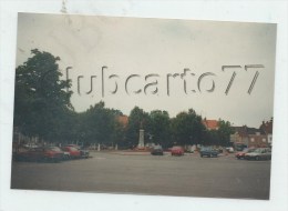 Wormhout (59) : Le Parking Du Monument Aux Morts Photo Projet CP GF  1990 (animé)  RARE. - Wormhout