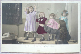 CPA PHOTO Precurseur Couleur FLORIAL 1018  Serie COMME A L ECOLE  N° 7 Enfant HO LES MECHANTS Classe Tableau Noir - Collections, Lots & Séries