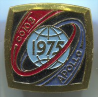 Space, Cosmos, Spaceship, Space Programe - SOJUZ, APOLLO,  Russia, Soviet Union, Vintage Pin, Badge - Raumfahrt