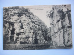 Ma Réf: 27-1.               LES ECHELLES    Les Grottes Et Le Monument Charles Emmanuel. - Les Echelles