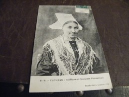 A171..CPA..79..THOUARS..Coiffure Et Costume Thournais.....rare Beau Plan Animé....ecrite & Voyagée 1907 - Thouars