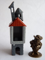 FIGURINE KINDER  METAL & PLASTIQUE - CHATEAUX MEDIEVAUX ET CHEVALIERS - HINTER DER STADTMAUER 6 MUSKETIER MIT TURN - Metalen Beeldjes