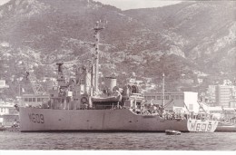 Photo Originale Batiment Militaire M 609 Narvik Dragueur A Quai A Toulon 9 10 1964 Signée G Ghiglione - Bateaux
