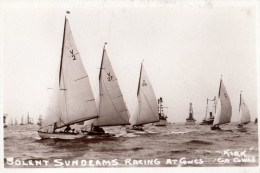 SOLENT SUNBEAMS RACING AT  COWES CARTE PHOTO RARE - Cowes