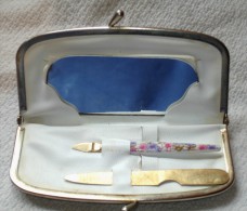 RARE PETIT NECESSAIRE ANCIEN DE MANUCURE EN CUIR GERMANY TRIPLE CUT TBE - Other & Unclassified