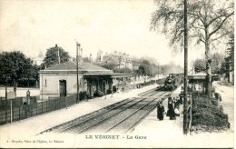 N°38784 -cpa Le Vésinet -la Gare- - Gares - Avec Trains