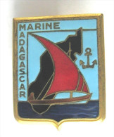 ANCIEN INSIGNE EMAILLE  MARINE NATIONALE LE MADAGASCAR ETAT EXCELLENT DRAGO DE ROMAINVILLE PARIS - Navy