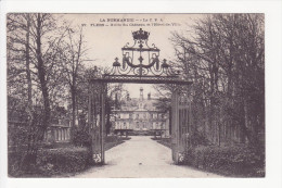 27 - FLERS - Grille Du Château Et L'Hôtel De Ville - Flers