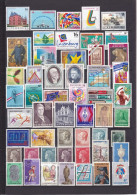 UN LOT DE 73 TIMBRES NEUFS SANS CHARNIèRE - Collections