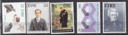 Q0882 - IRLANDE IRELAND Yv N°518/22 ** PERSONNAGES - Unused Stamps