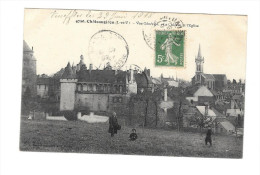 (337-35) Châteaugiron - Vue Générale - Le Château Et L'Eglise - Costumes - Châteaugiron