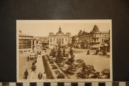 CP, 03, Vichy L'esplanade De L'Hotel De Ville    N°479 Edition La Cigogne - Vichy