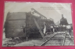 Cp  Catastrophe De Saujon La Locomotive Apres Le Relevement - Rampen