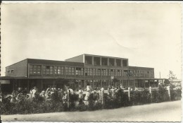 80 . LONGEAU . LES ECOLES GROUPE PAUL BARAUX . LES ENFANTS DANS LA COUR - Longueau