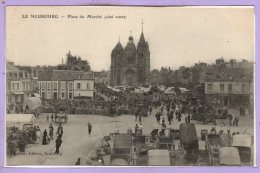 27 - Le NEUBOURG -- Place Du Marché ( Côté Ouest ) - Le Neubourg