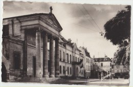 Cpa 92 Hauts De Seine Bourg La Reine  L Eglise Saint Gilles Et La Mairie - Bourg La Reine