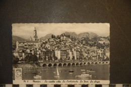 06- MENTON  LA VIEILLE VILLE  LA CATHEDRALE LE PORT SA PLAGE  1957 - Menton