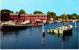 North Kingstown Rhode Island, Wickford Cove, Boats At Dock, Service Station, C1950s/60s Vintage Postcard - Sonstige & Ohne Zuordnung